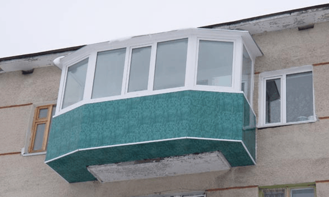 Остекление балкона с выносом